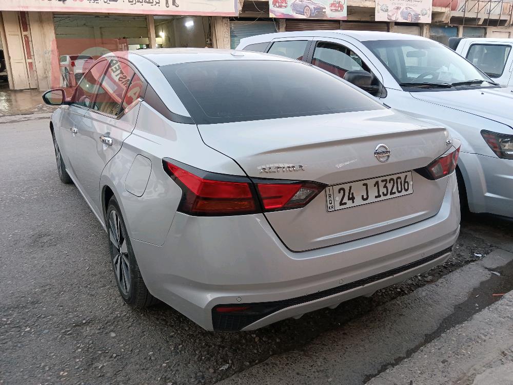 نیسان ئەلتیما